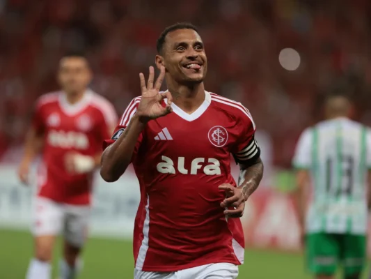 Brasileiros que já marcaram hat-tricks na Libertadores